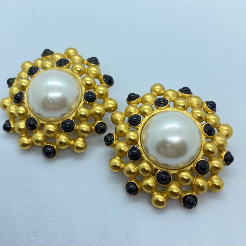 Vintage Statement Gold Tone Large Dome Pearl Black Bead Earrings 1 1/4”